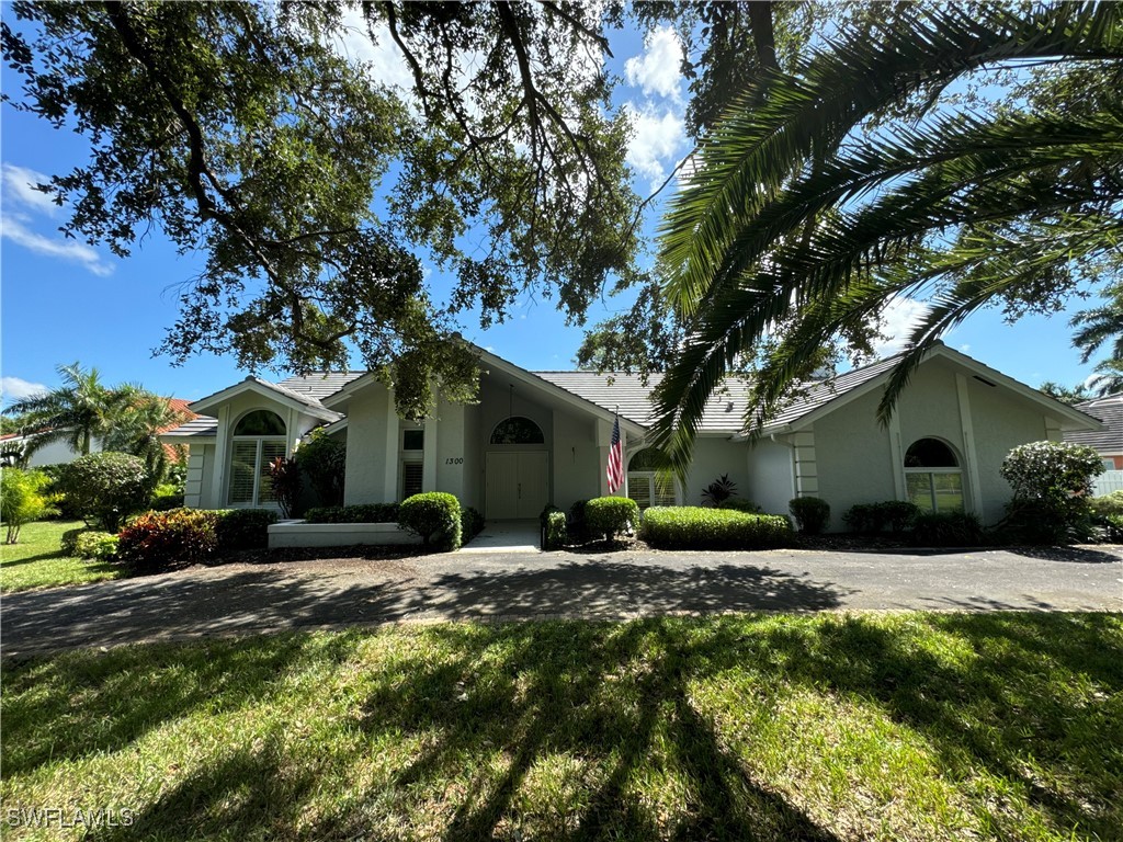 1300 1310 Bald Eagle Dr Drive Naples FL 34105 224069029 image1