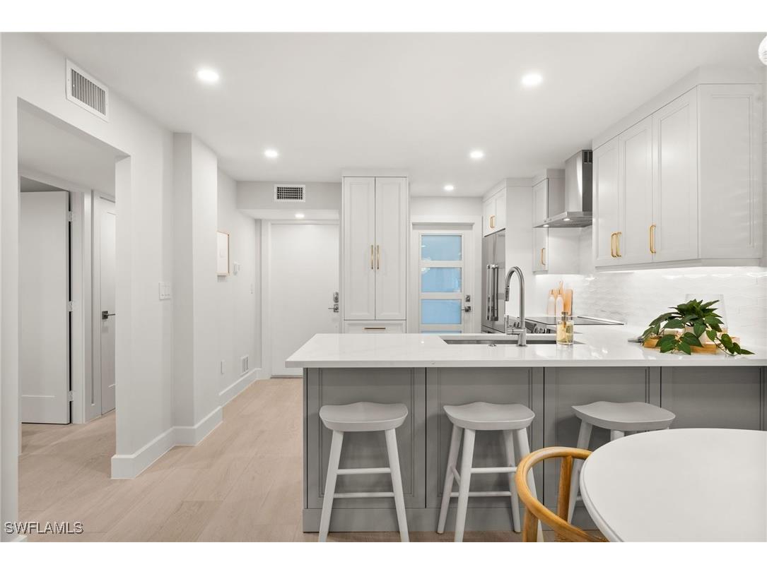 1300 Gulf Shore Boulevard N #109 Naples FL 34102 225063710 image1