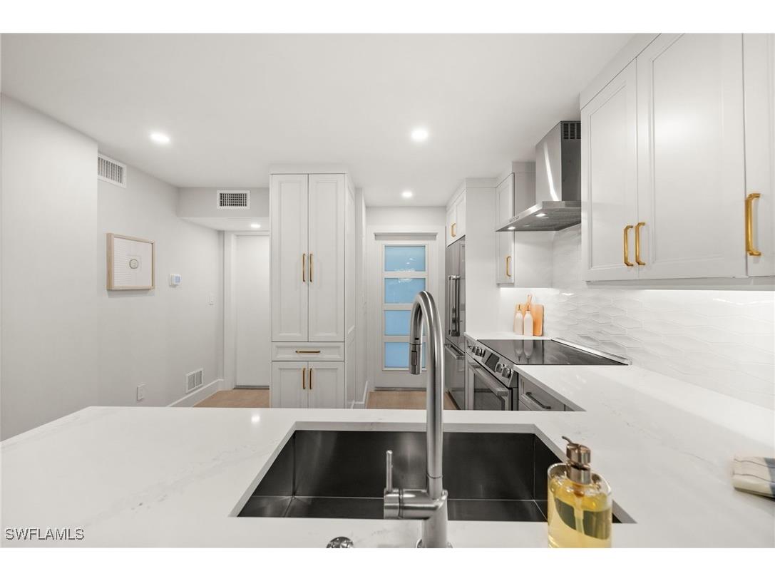 1300 Gulf Shore Boulevard N #109 Naples FL 34102 225063710 image10