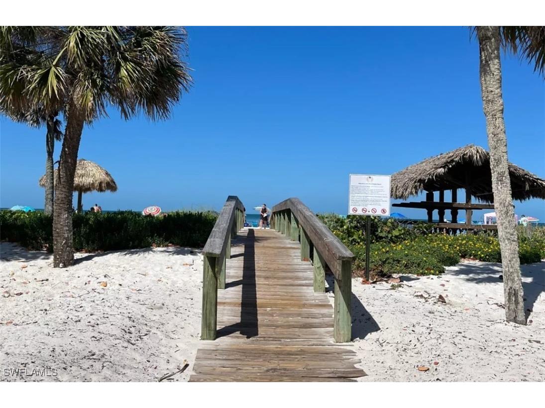 1300 Gulf Shore Boulevard N #304 Naples FL 34102 225075535 image1