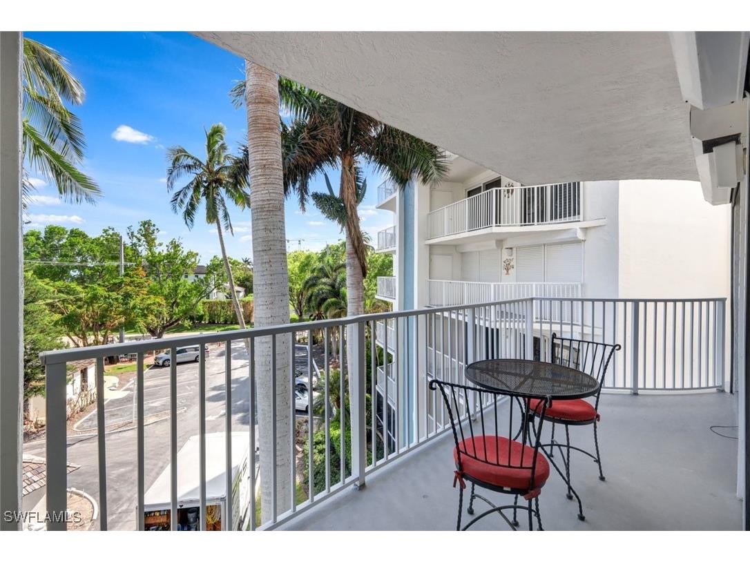 1300 Gulf Shore Boulevard N #407 Naples FL 34102 225082409 image16