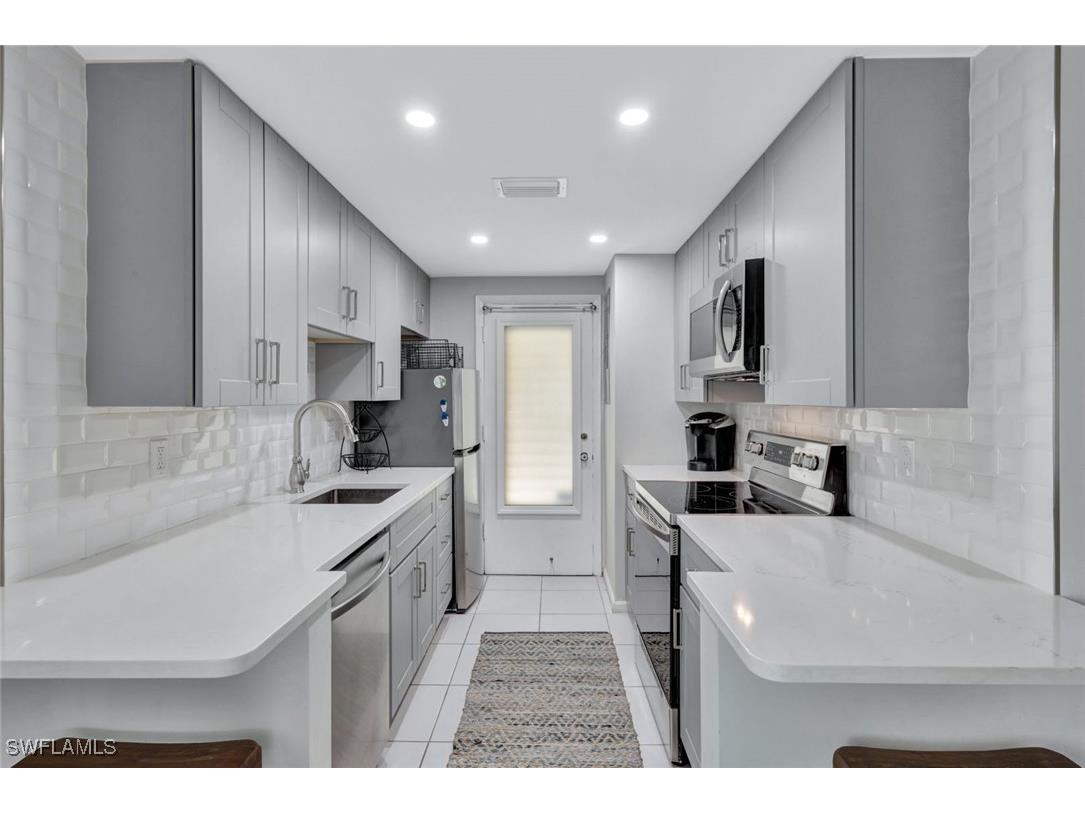 1300 Gulf Shore Boulevard N #407 Naples FL 34102 225082409 image7