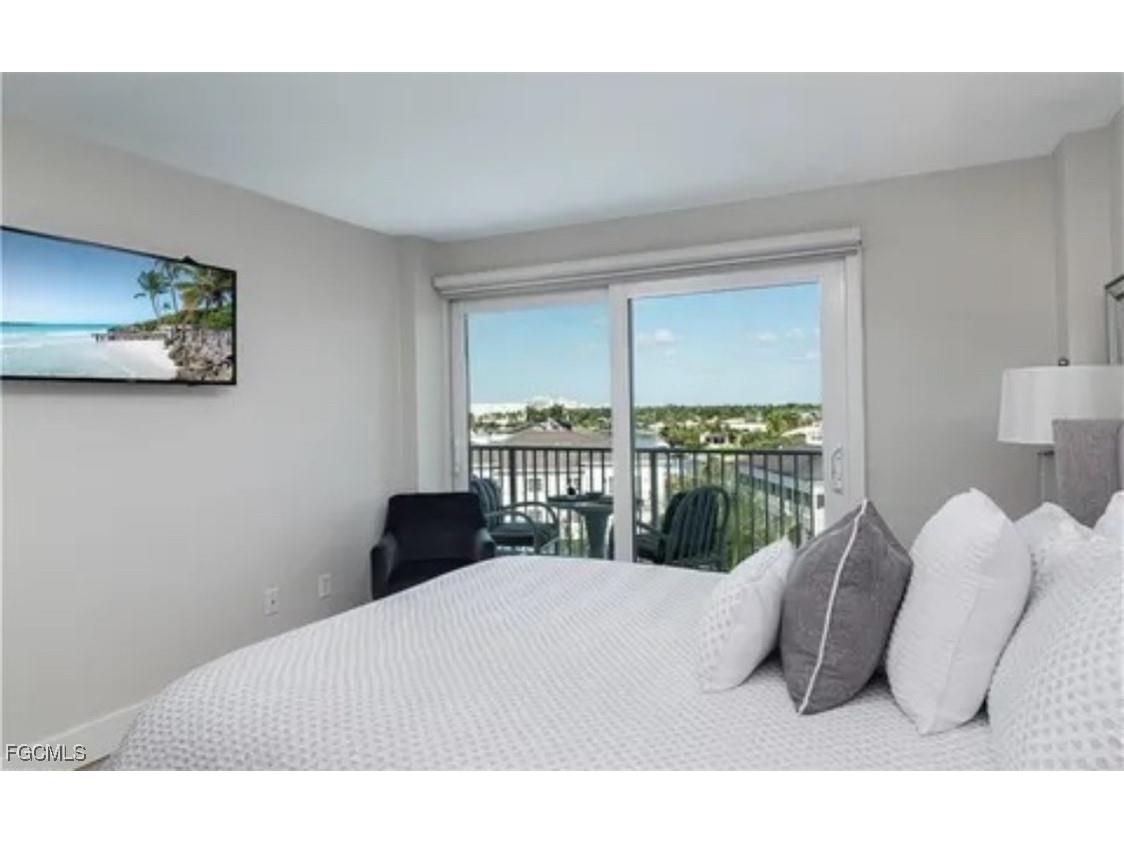 1300 Gulf Shore Boulevard N #701 Naples FL 34102 2025019174 image12