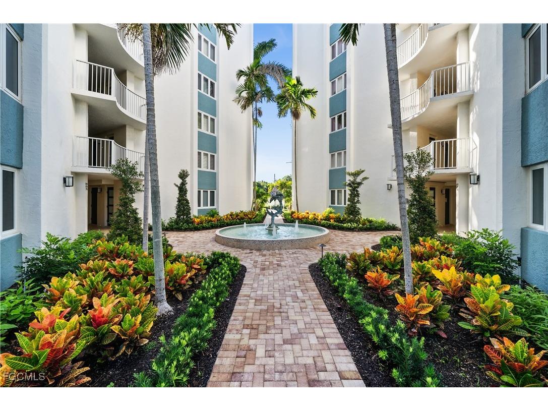 1300 Gulf Shore Boulevard N #701 Naples FL 34102 2025019174 image6