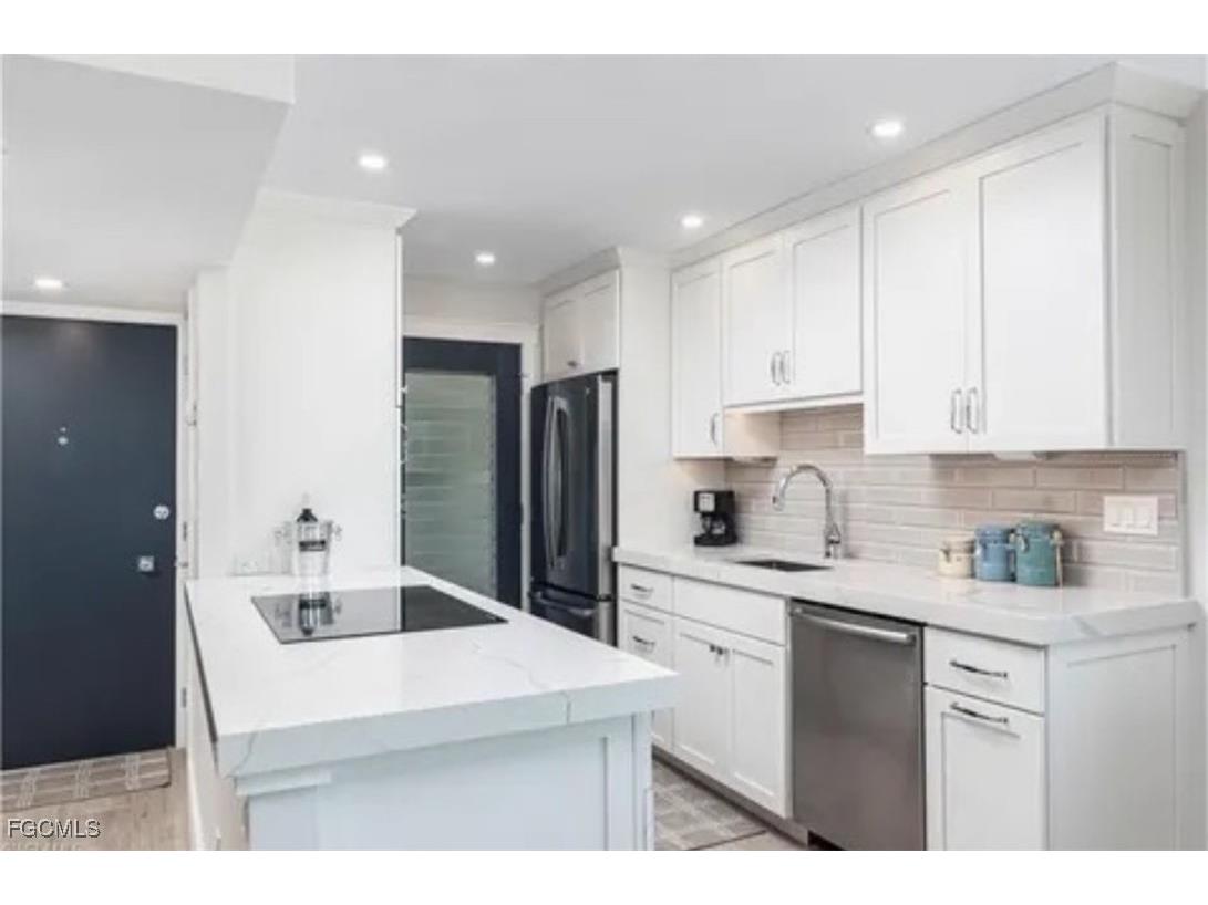 1300 Gulf Shore Boulevard N #701 Naples FL 34102 2025019174 image9