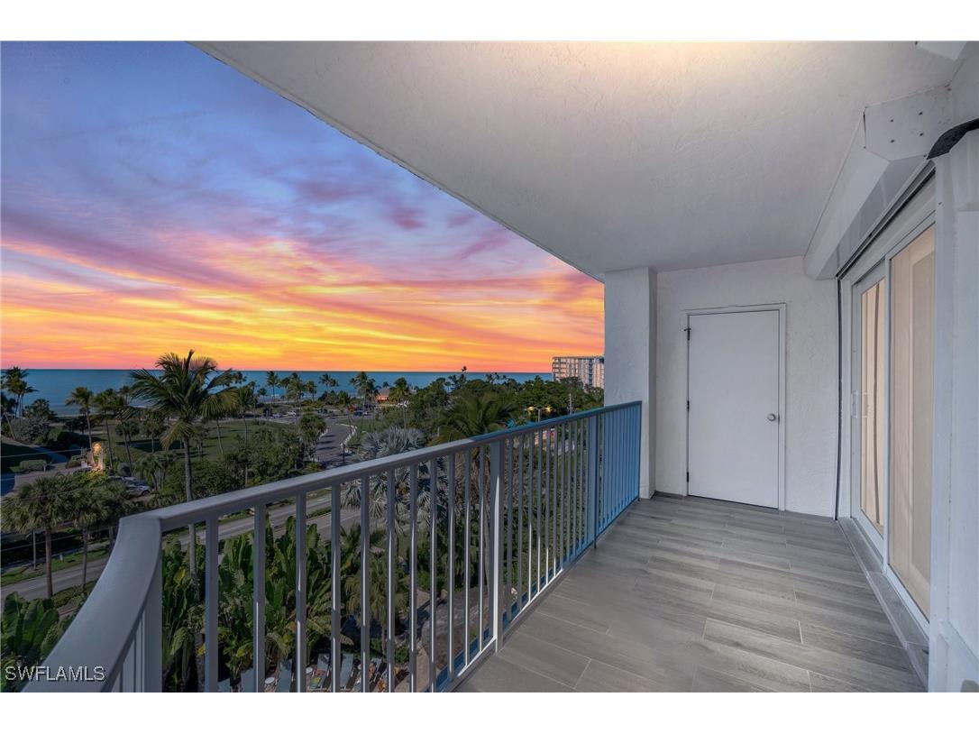 1300 Gulf Shore Boulevard N #709 Naples FL 34102 226003280 image1