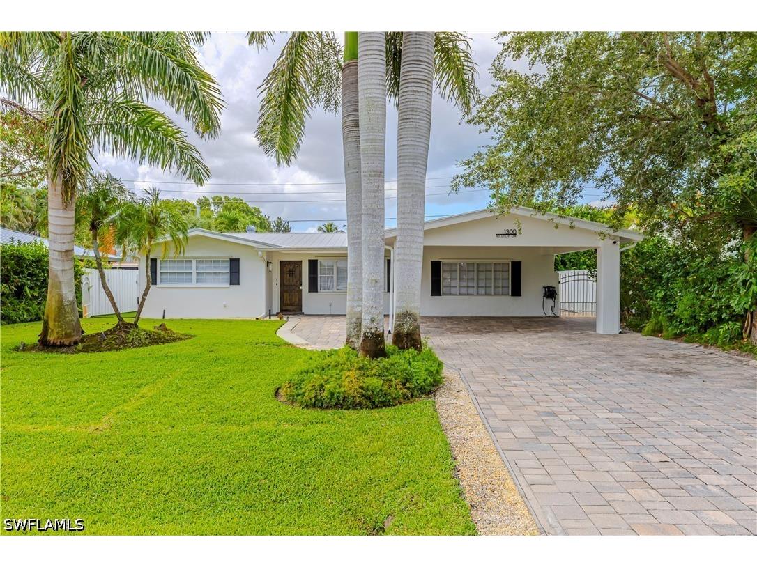 1300 Hilltop Drive Naples FL 34103 226024560 image1