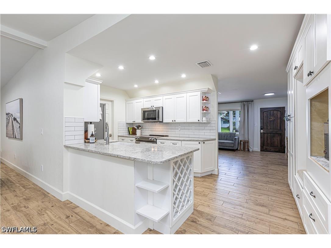 1300 Hilltop Drive Naples FL 34103 226024560 image8