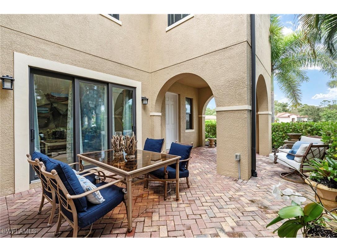 1300 Kendari Terrace Naples FL 34113 225074795 image4