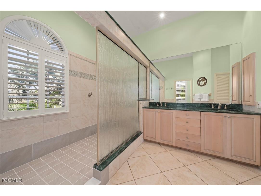 1300 Par View Drive Sanibel FL 33957 2025016441 image27