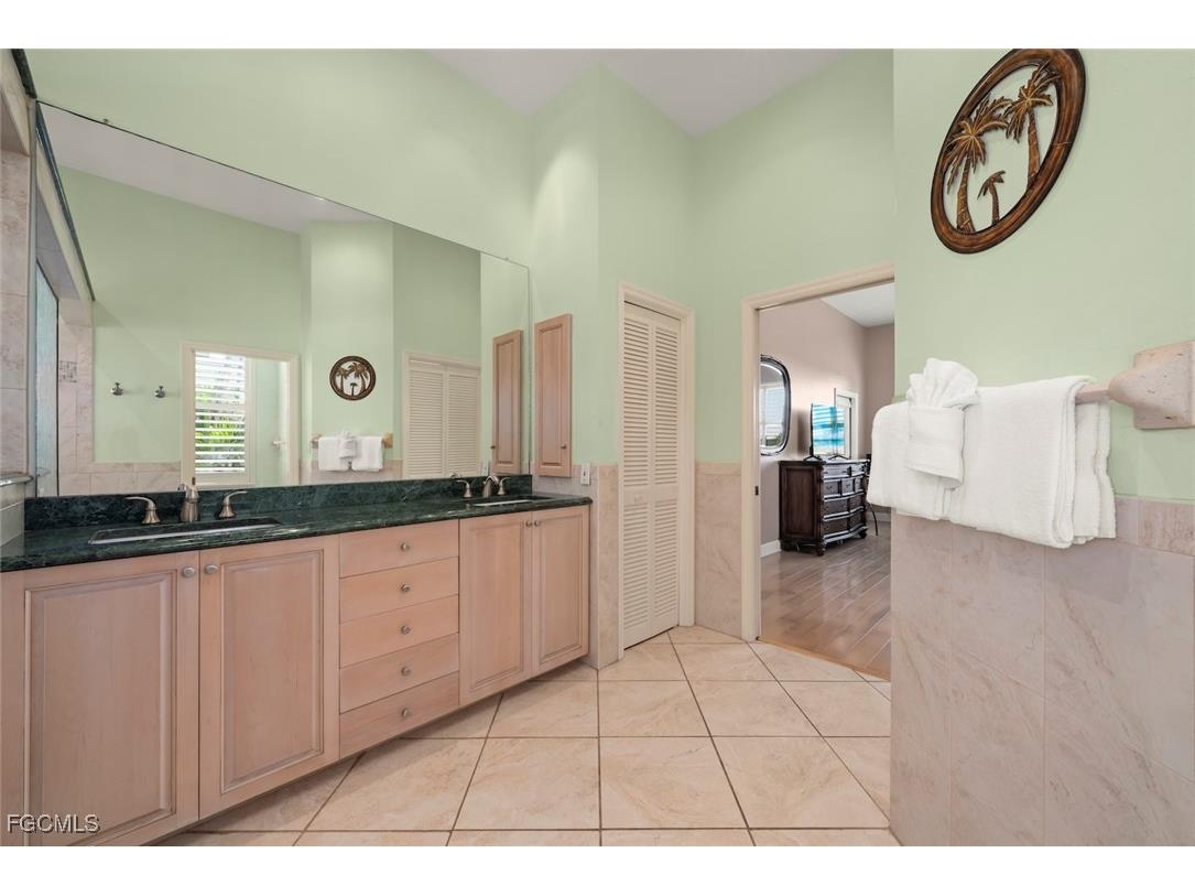 1300 Par View Drive Sanibel FL 33957 2025016441 image28