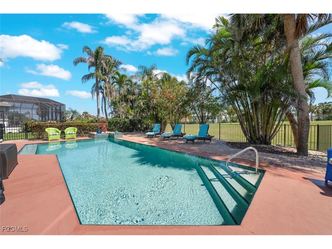 1300 Par View Drive Sanibel FL 33957 2025016441 image40