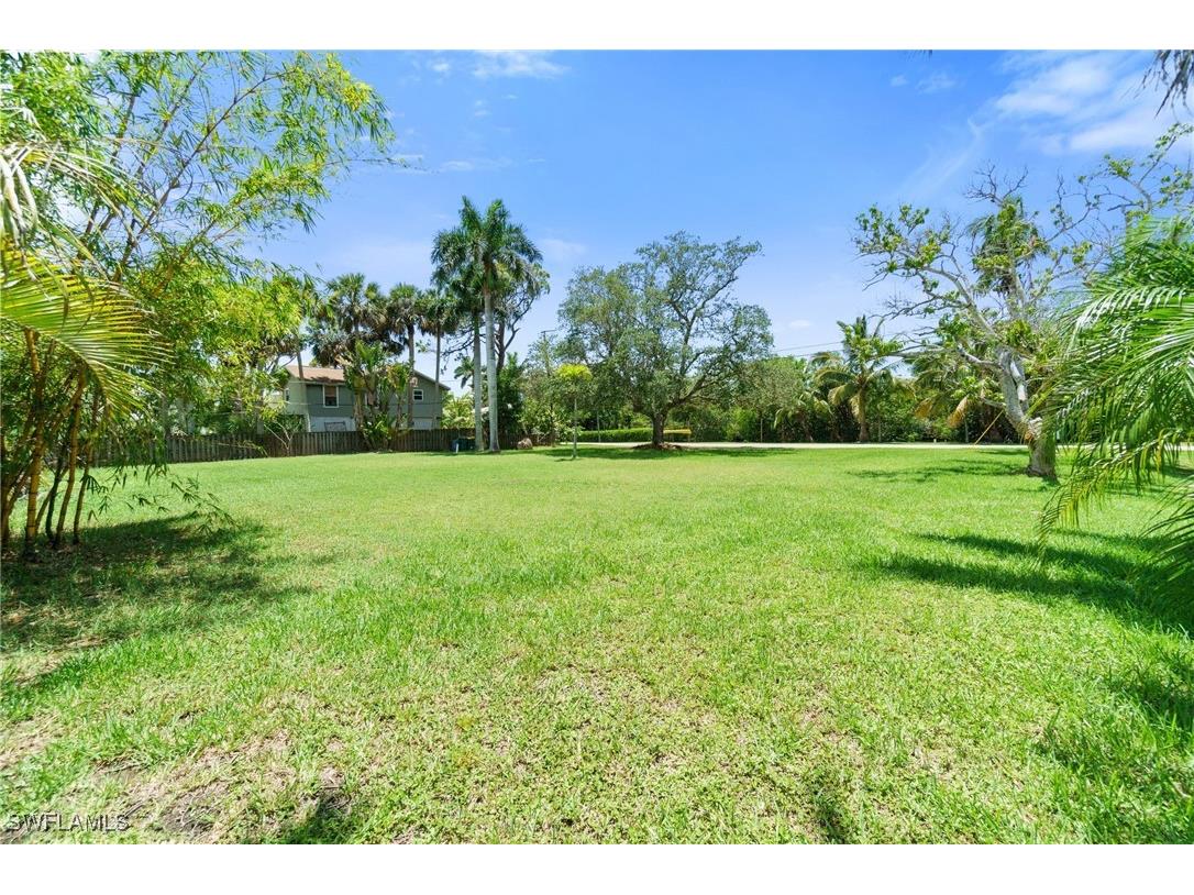 1300 Venetian Way Naples FL 34110 225071444 image10