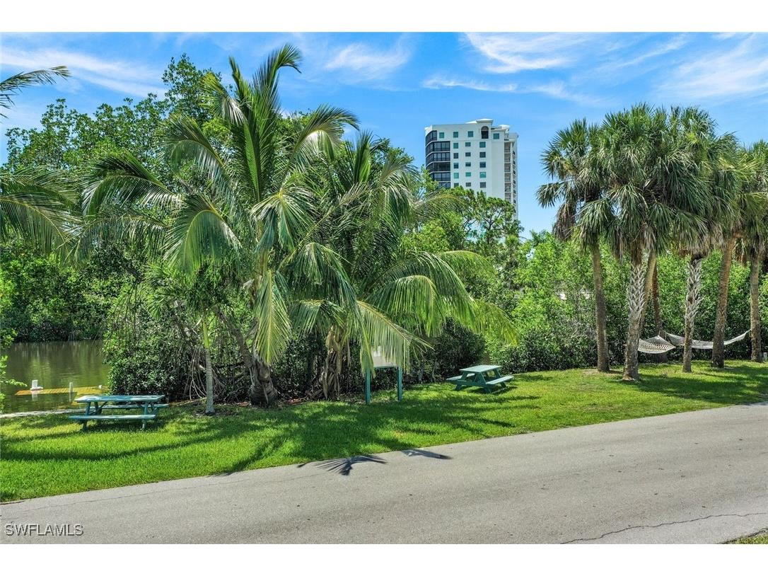 1300 Venetian Way Naples FL 34110 225071444 image12