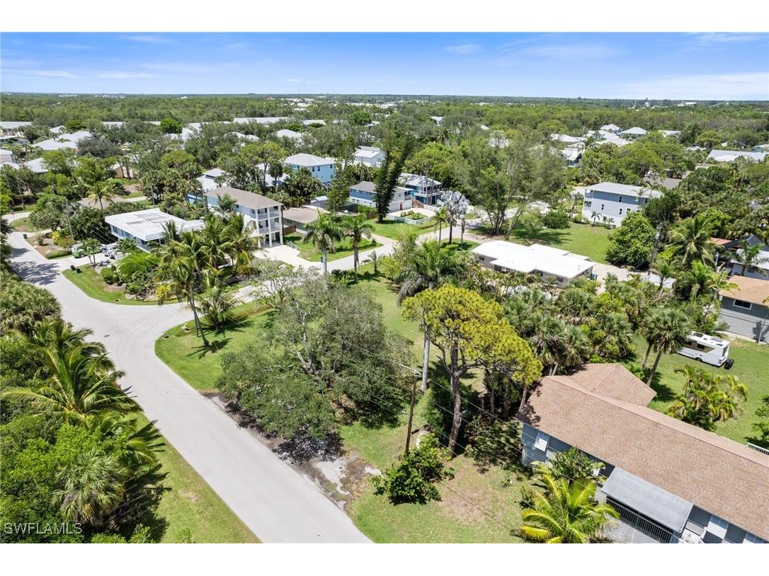 1300 Venetian Way Naples FL 34110 225071444 image21