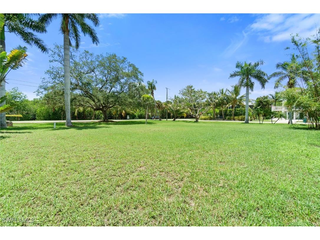 1300 Venetian Way Naples FL 34110 225071444 image36