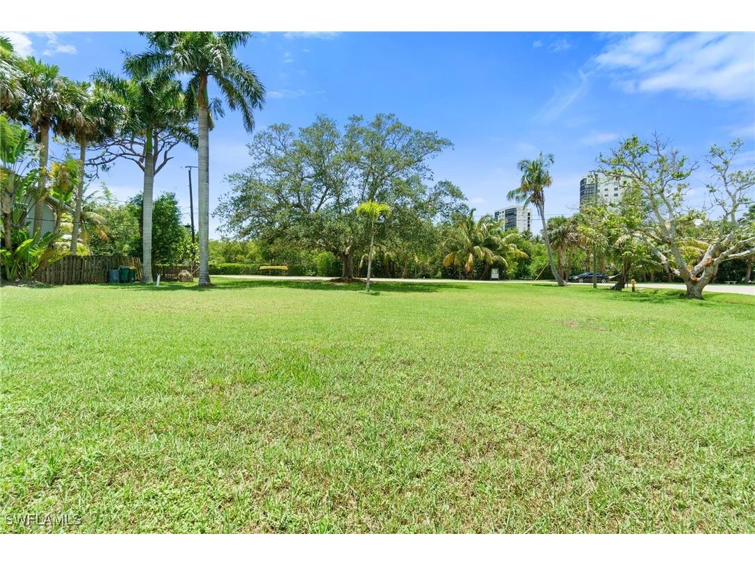 1300 Venetian Way Naples FL 34110 225071444 image4