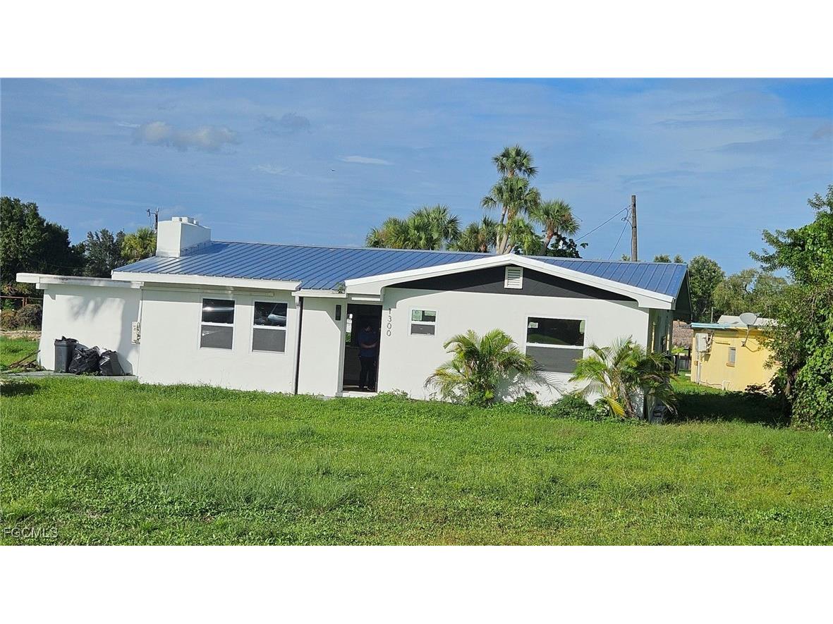 1300 Waite Drive North Fort Myers FL 33903 2025007608 image1