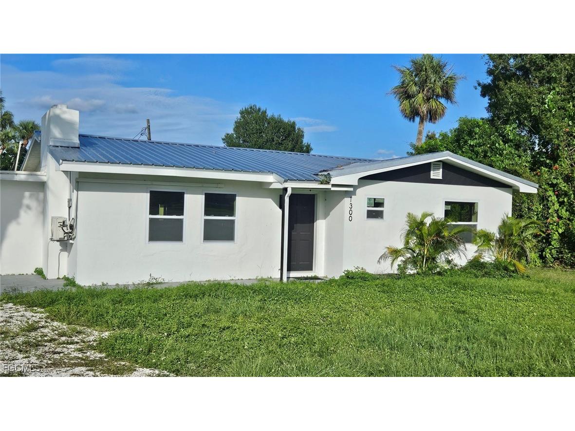1300 Waite Drive North Fort Myers FL 33903 2025007608 image2