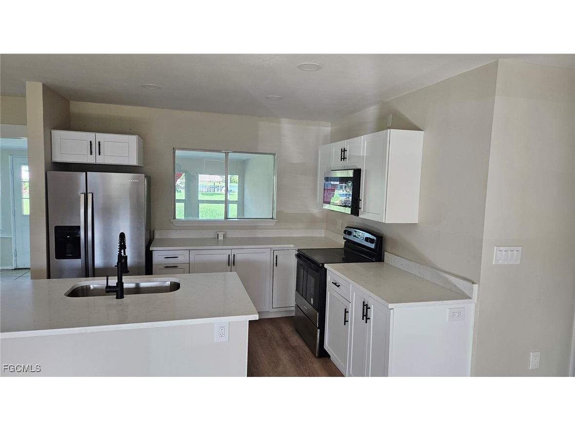 1300 Waite Drive North Fort Myers FL 33903 2025007608 image6