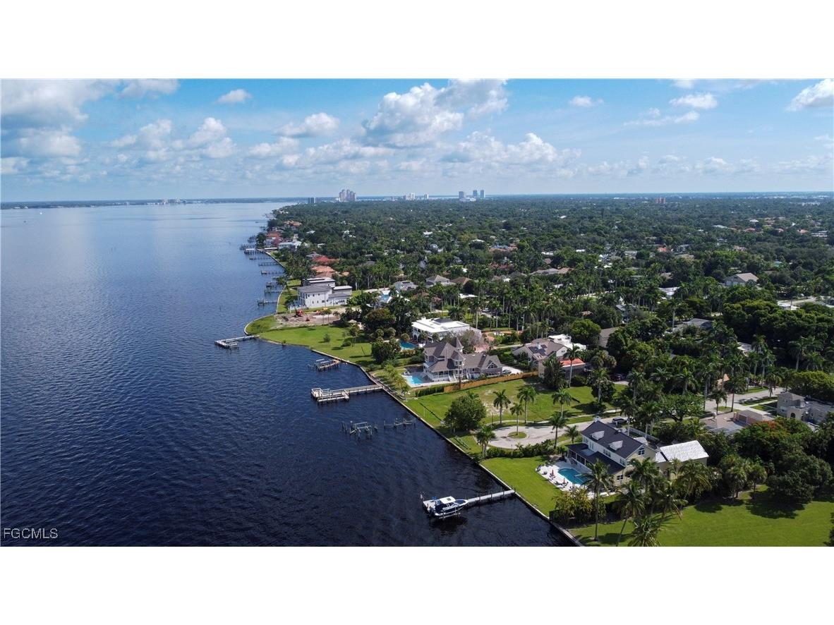 1301 Rio Vista Avenue Fort Myers FL 33901 2025008462 image2