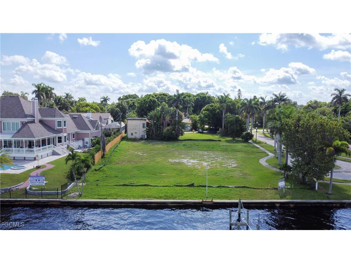 1301 Rio Vista Avenue Fort Myers FL 33901 2025008462 image3