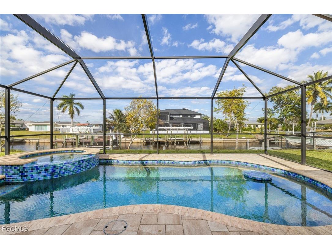 1301 SE 23rd Terrace Cape Coral FL 33990 2025024688 image1