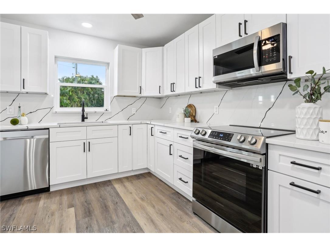 1301 Thompson Street North Fort Myers FL 33903 224048463 image1