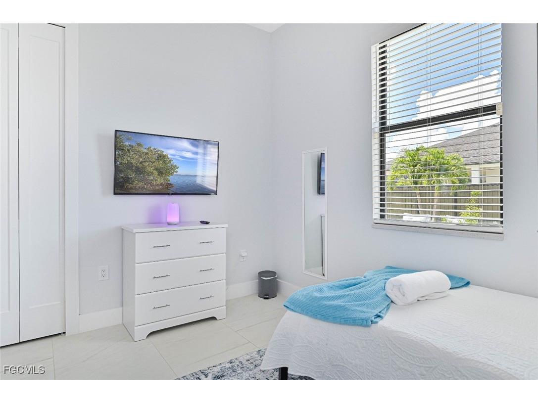 1302 Embers Parkway W Cape Coral FL 33993 2025021768 image16