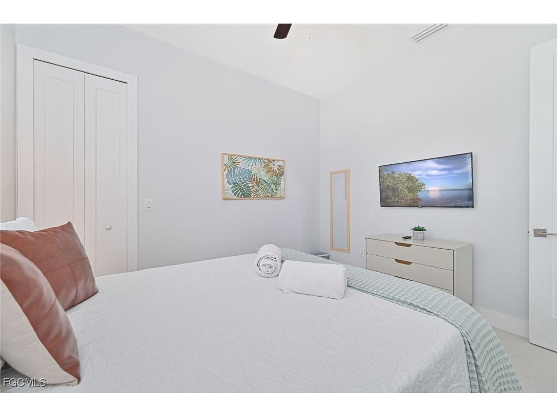 1302 Embers Parkway W Cape Coral FL 33993 2025021768 image19