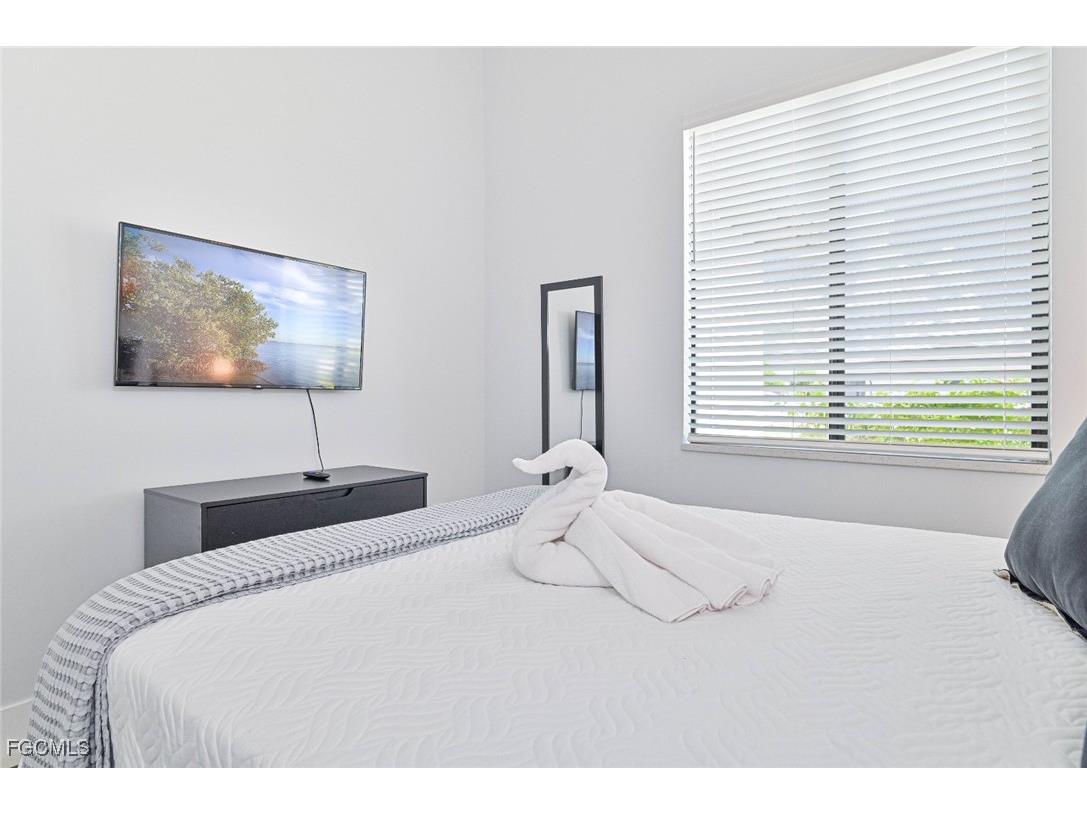 1302 Embers Parkway W Cape Coral FL 33993 2025021768 image21