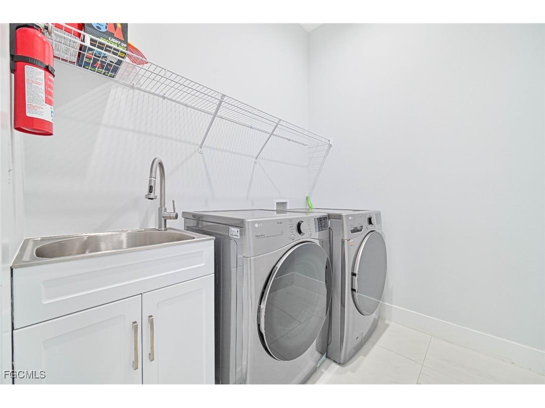 1302 Embers Parkway W Cape Coral FL 33993 2025021768 image22