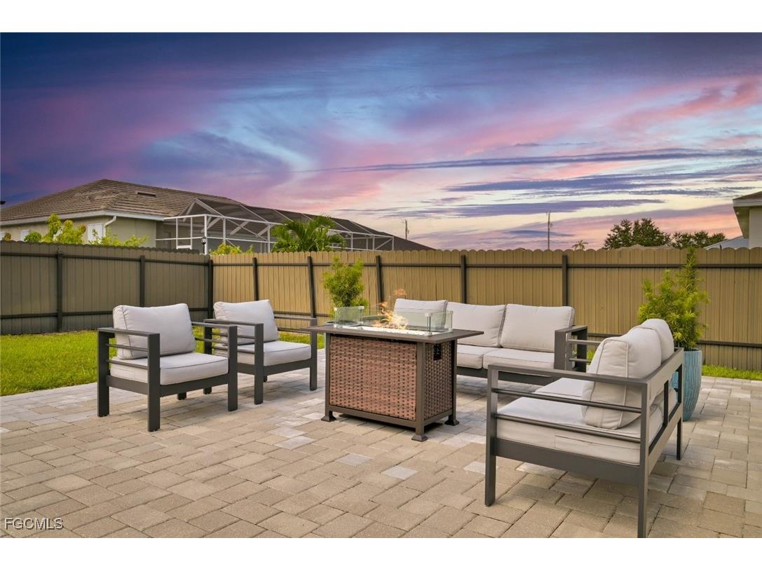 1302 Embers Parkway W Cape Coral FL 33993 2025021768 image28