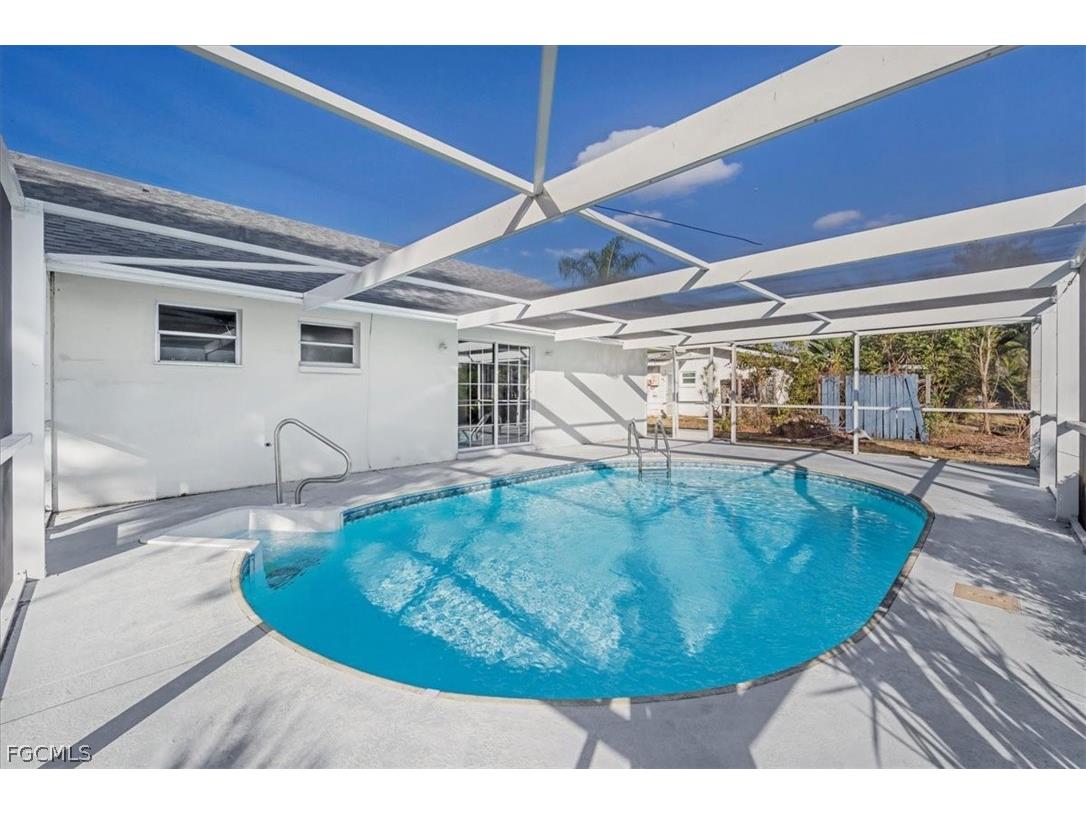 1302 NE 4th Terrace Cape Coral FL 33909 2025025823 image13