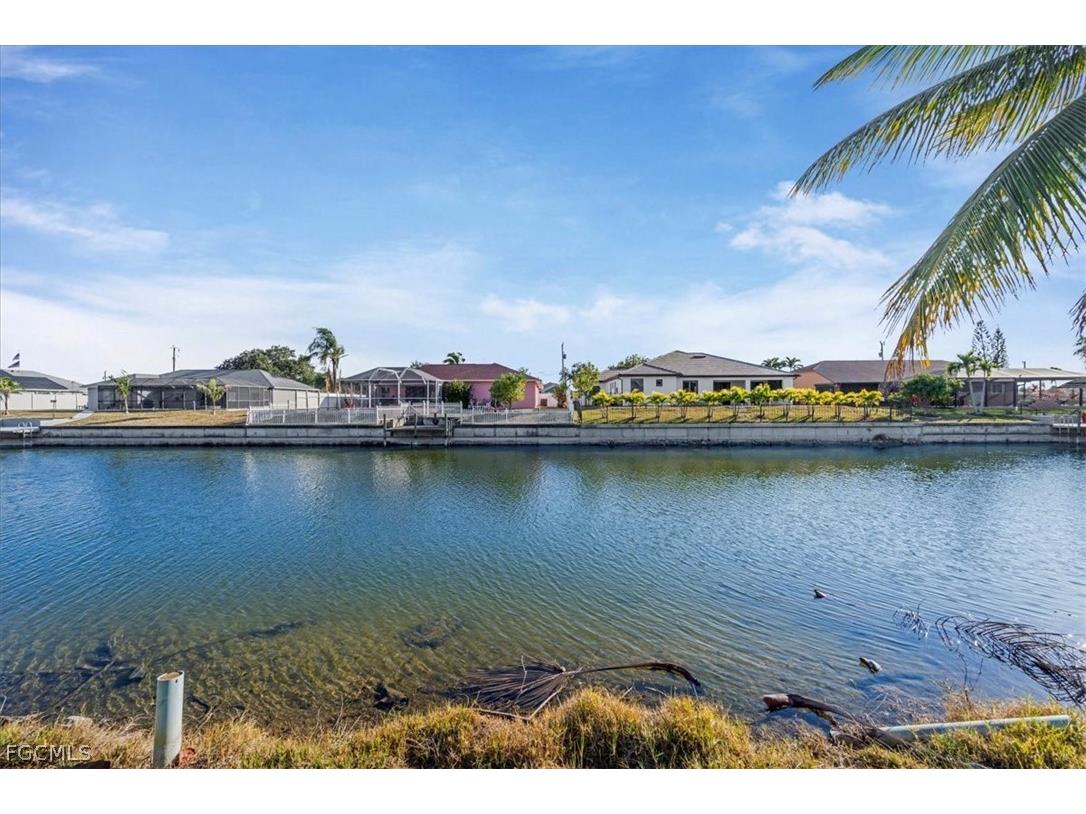 1302 NE 4th Terrace Cape Coral FL 33909 2025025823 image15