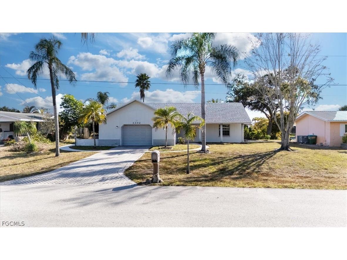 1302 NE 4th Terrace Cape Coral FL 33909 2025025823 image2