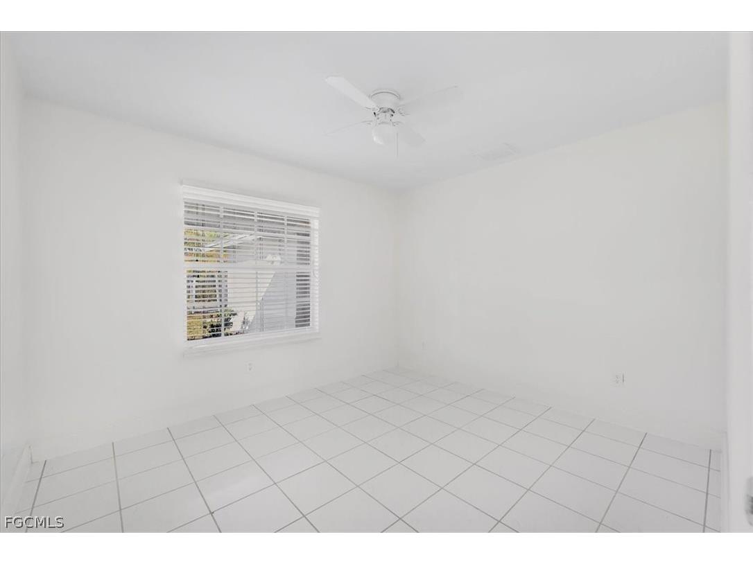 1302 NE 4th Terrace Cape Coral FL 33909 2025025823 image20
