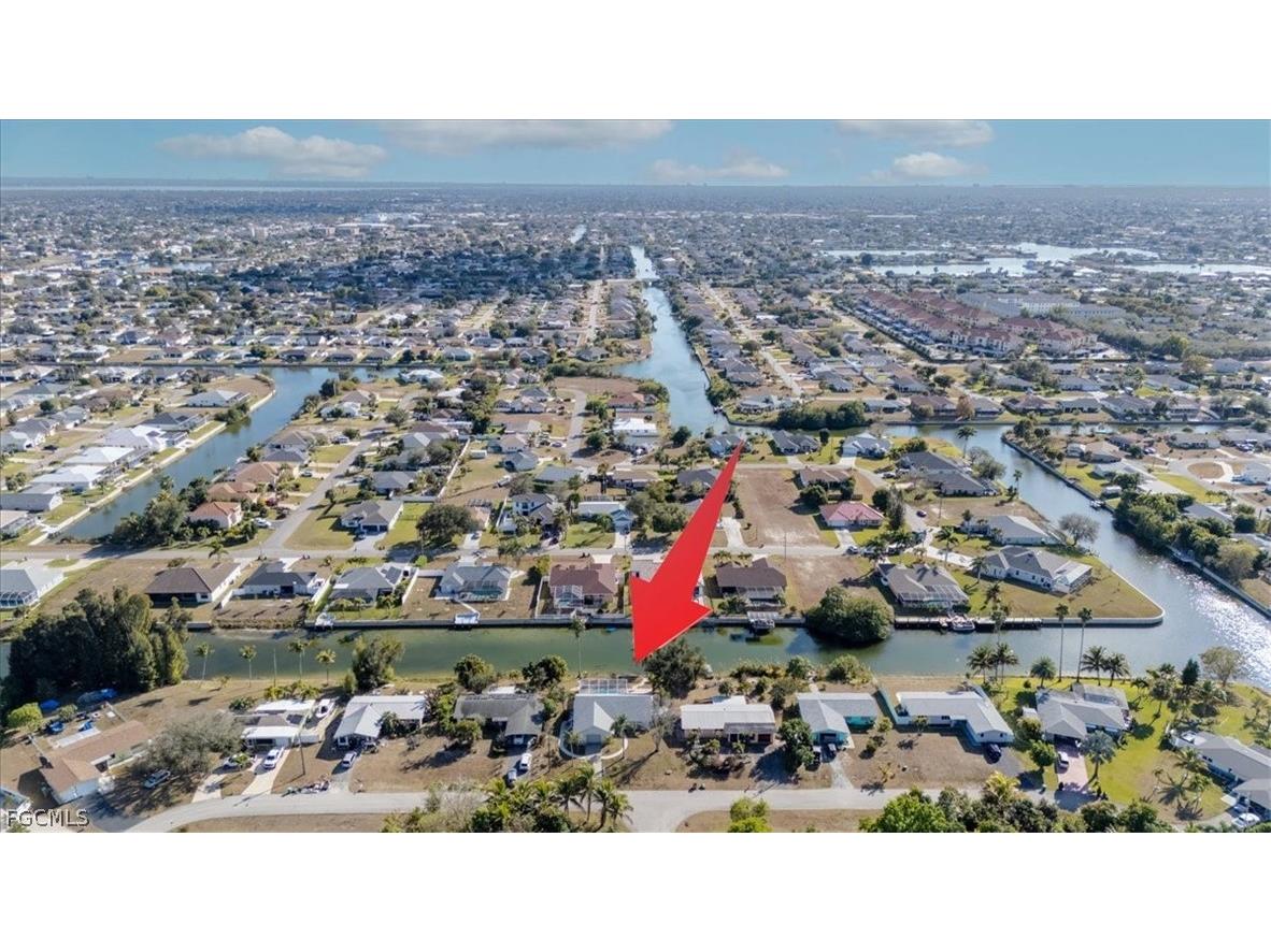 1302 NE 4th Terrace Cape Coral FL 33909 2025025823 image5