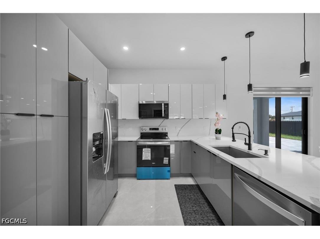 1302 NE Juanita Place Cape Coral FL 33909 2026029258 image11