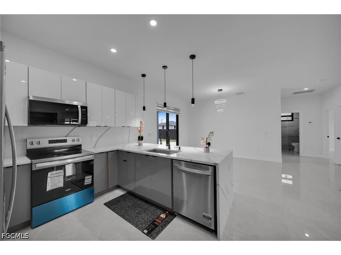 1302 NE Juanita Place Cape Coral FL 33909 2026029258 image12