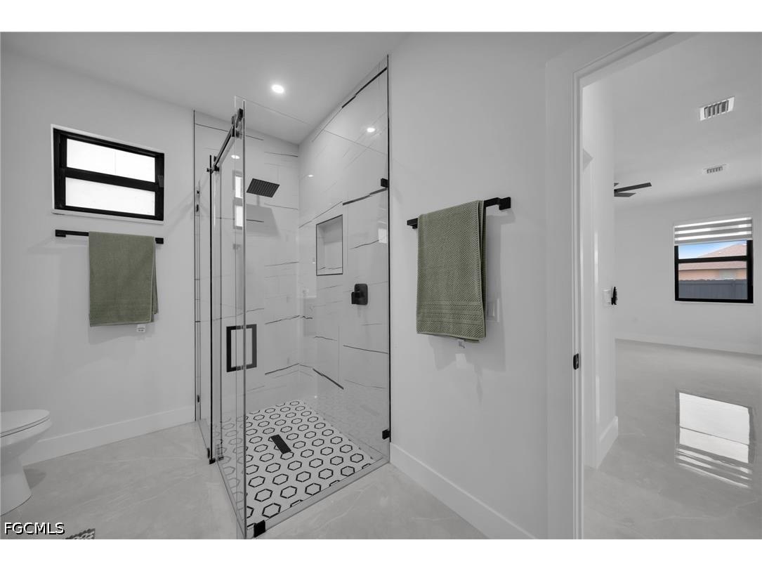 1302 NE Juanita Place Cape Coral FL 33909 2026029258 image20