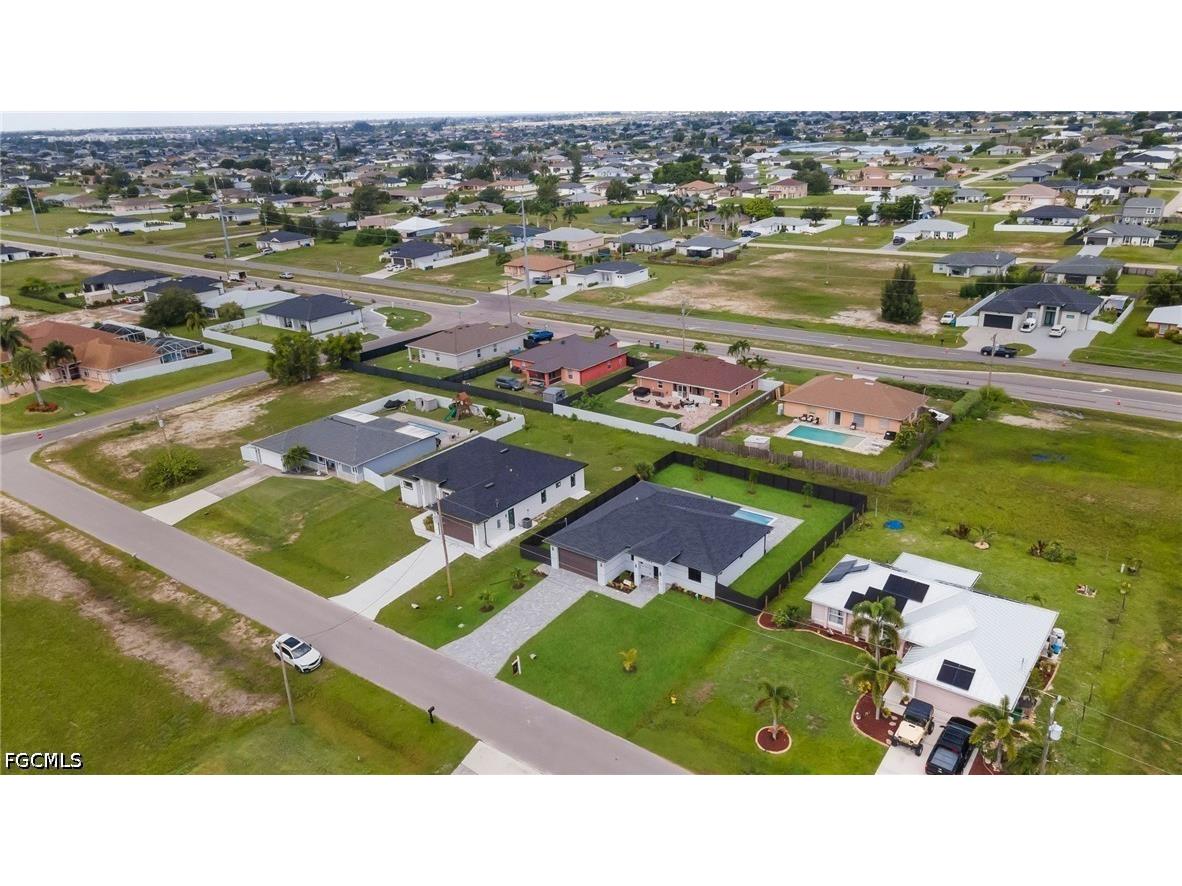 1302 NE Juanita Place Cape Coral FL 33909 2026029258 image35