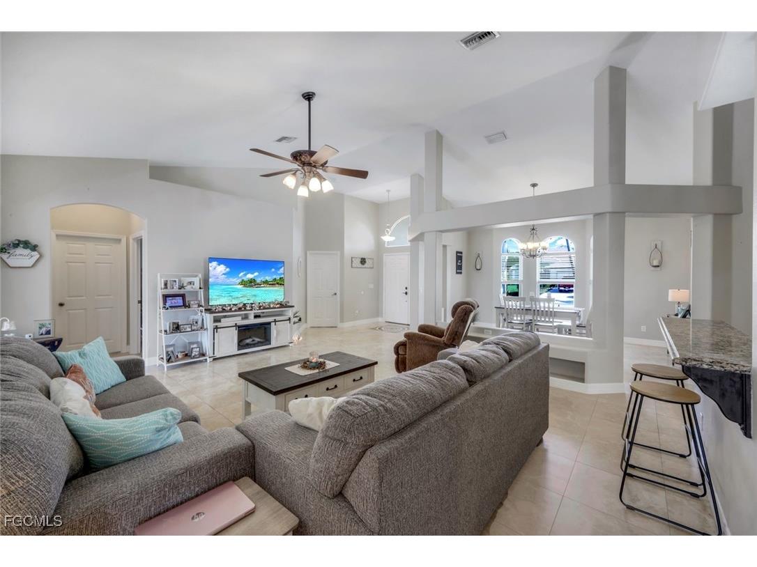 1302 SW 20th Street Cape Coral FL 33991 2025022701 image10