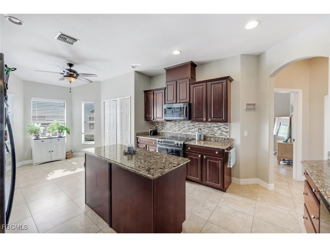 1302 SW 20th Street Cape Coral FL 33991 2025022701 image13