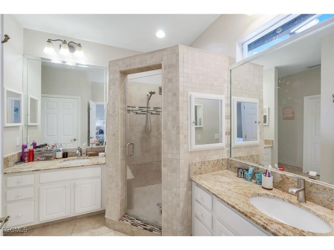 1302 SW 20th Street Cape Coral FL 33991 2025022701 image25