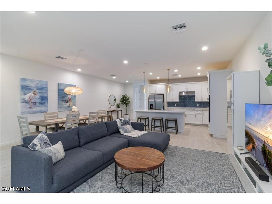 13021 Pembroke Drive Naples FL 34105 226020455 image1