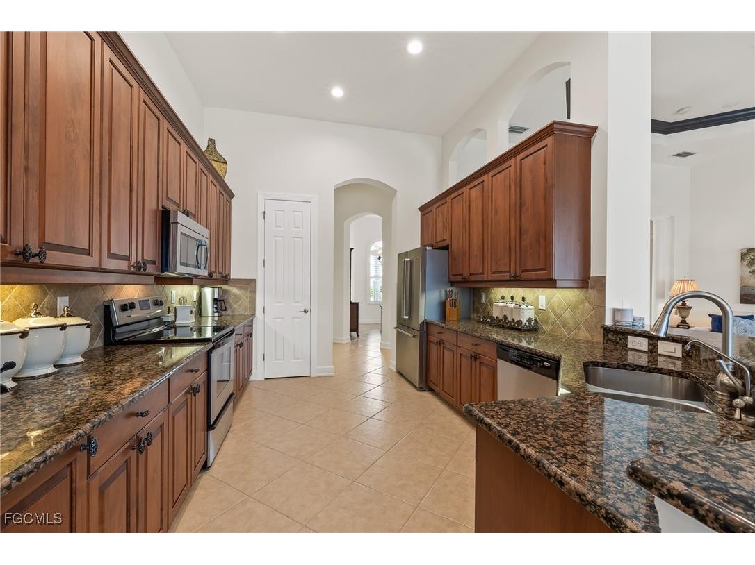 13023 Milford Place Fort Myers FL 33913 2025012835 image15