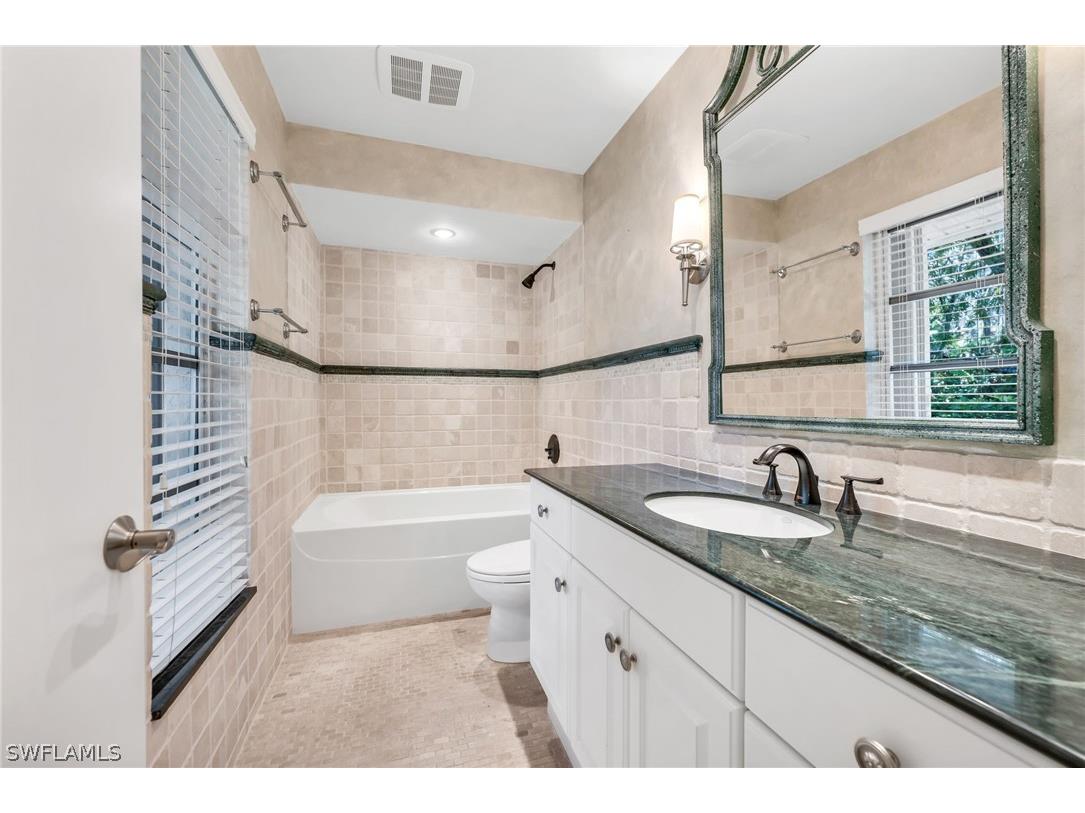 13024 Valewood Drive Naples FL 34119 226012284 image24