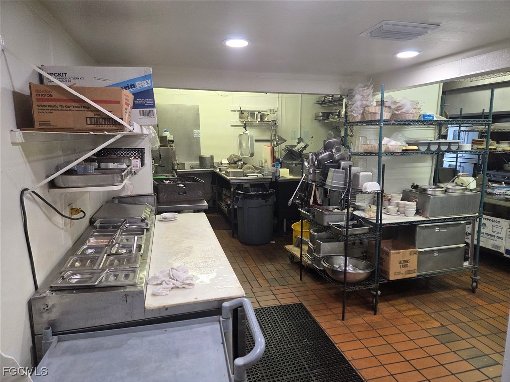 1303 Del Prado Boulevard S Cape Coral FL 33990 2025002223 image8