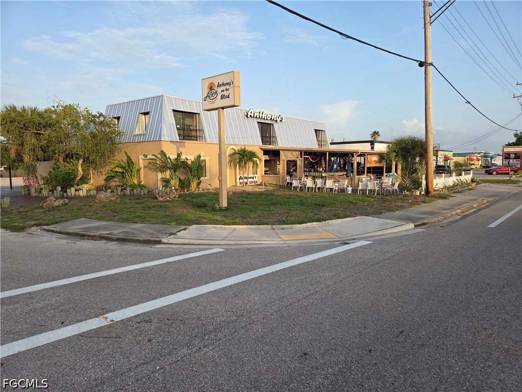 1303 Del Prado Boulevard S Cape Coral FL 33990 2026015223 image2